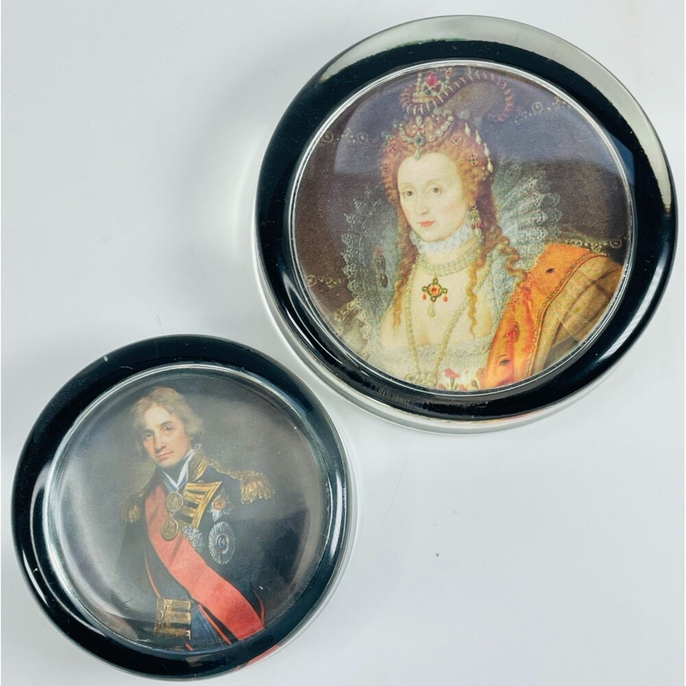 Pair Hand Cast Glass Paperweight Nigel Pain Queen Elizabeth I Horatio Nelson VTG